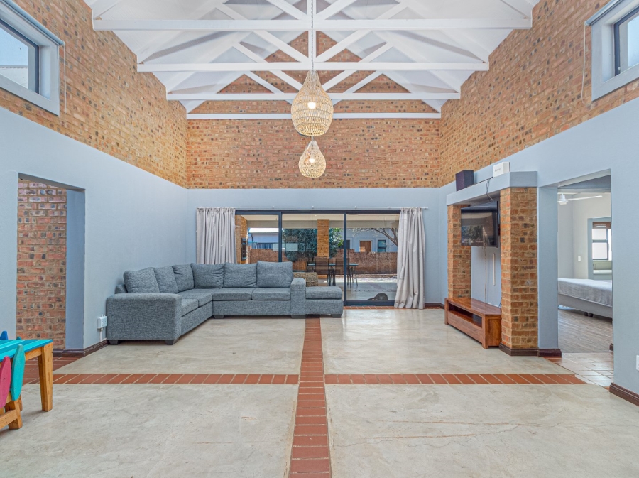 3 Bedroom Property for Sale in The Coves North West